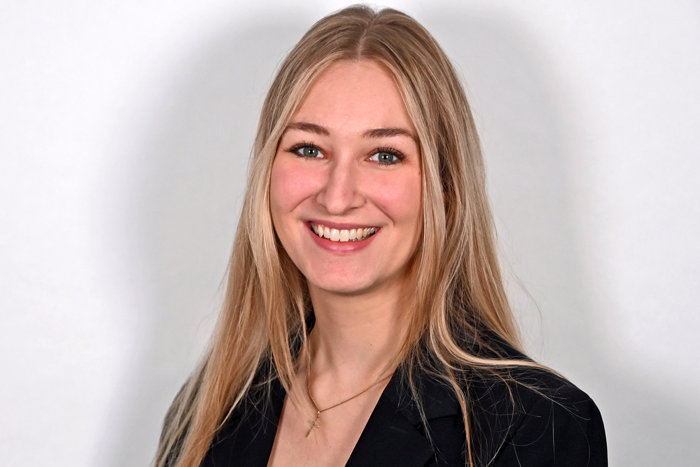 Schwarz Alisa